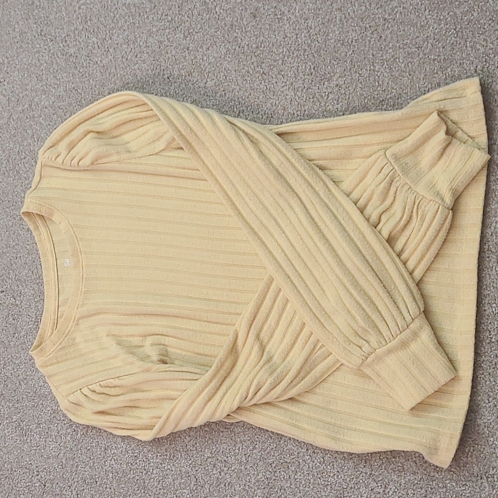 Puff sleeve shirt
